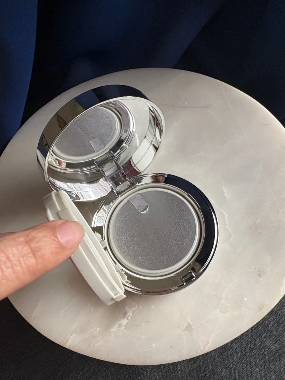 Chantecaille round compact